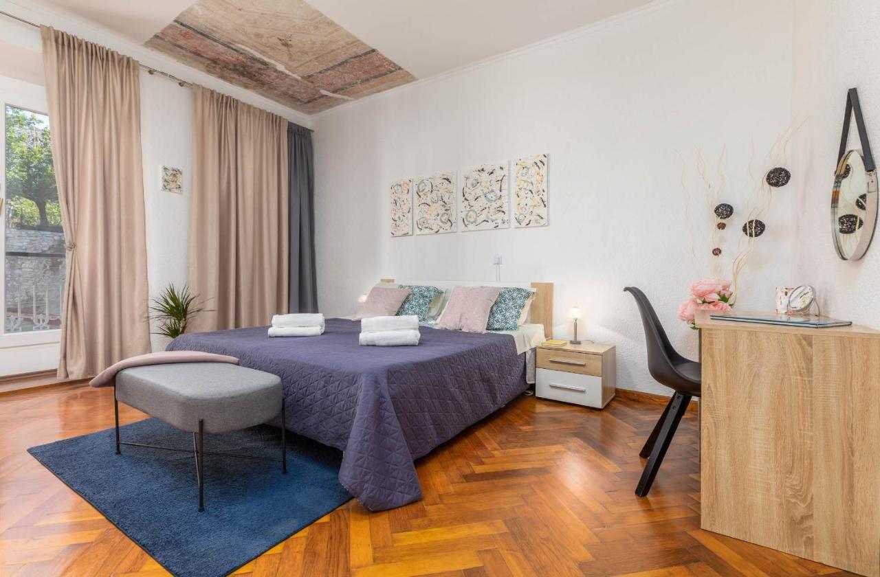 Apartment Melanie Pula Bagian luar foto