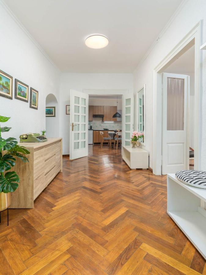 Apartment Melanie Pula Bagian luar foto